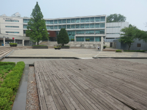 구학생회관 앞 광장