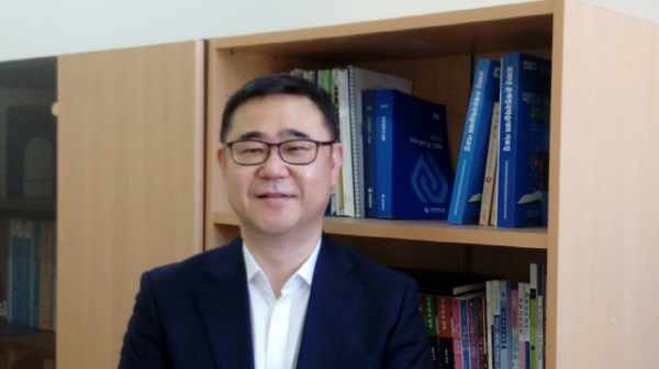 4차산업시대를 준비하는 현 시점에서 다산학부대학 학장인 한호(영문) 교수에게 융·복합인재의 중요성을 들었다.